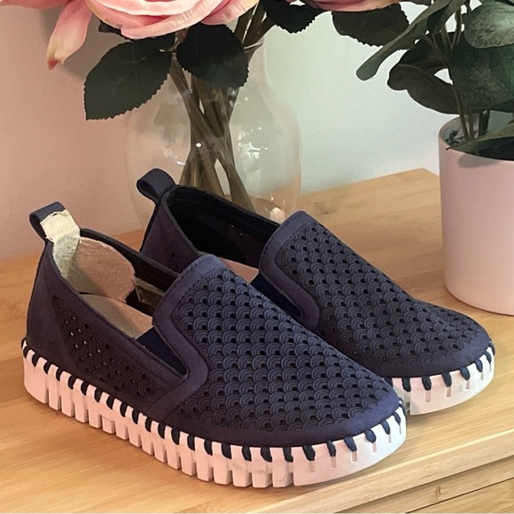 ISLE JACOBSEN Kids Tulip - Navy - Size 31 EU, Size 13 US - Picture 3 of 9